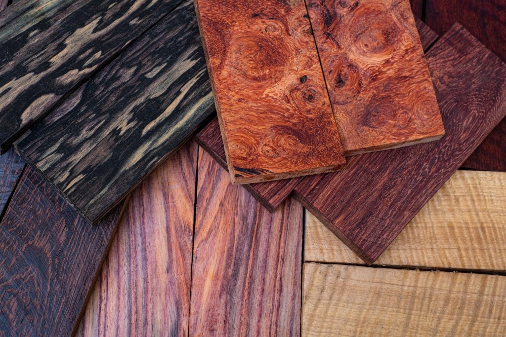 madera de ingeniería económica vs premium